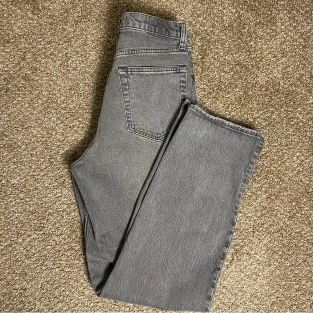 Abercrombie & Fitch 90s Straight Ultra High Rise Gray Jeans Women’s 28